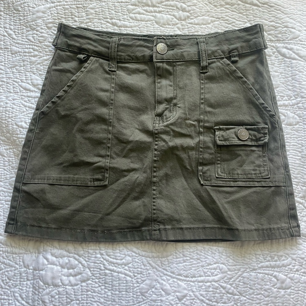 Hot Kiss army green utility skirt!!